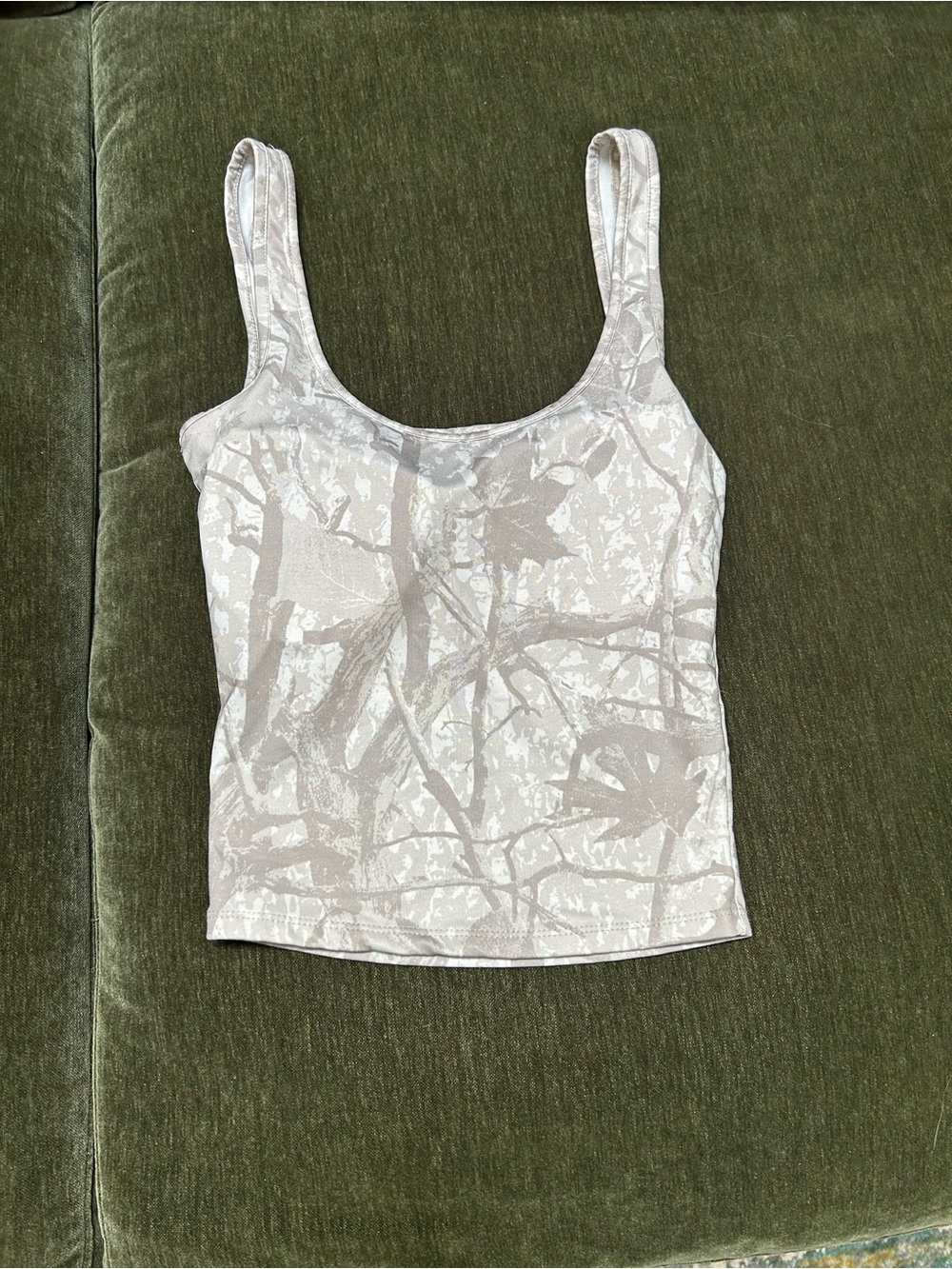 Urban Planet Gray & White Abstract Print Scoop Tank